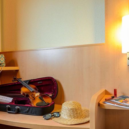 Hotel Ibis Milano Malpensa Cardano Al Campo Esterno foto