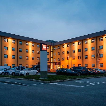 Hotel Ibis Milano Malpensa Cardano Al Campo Esterno foto