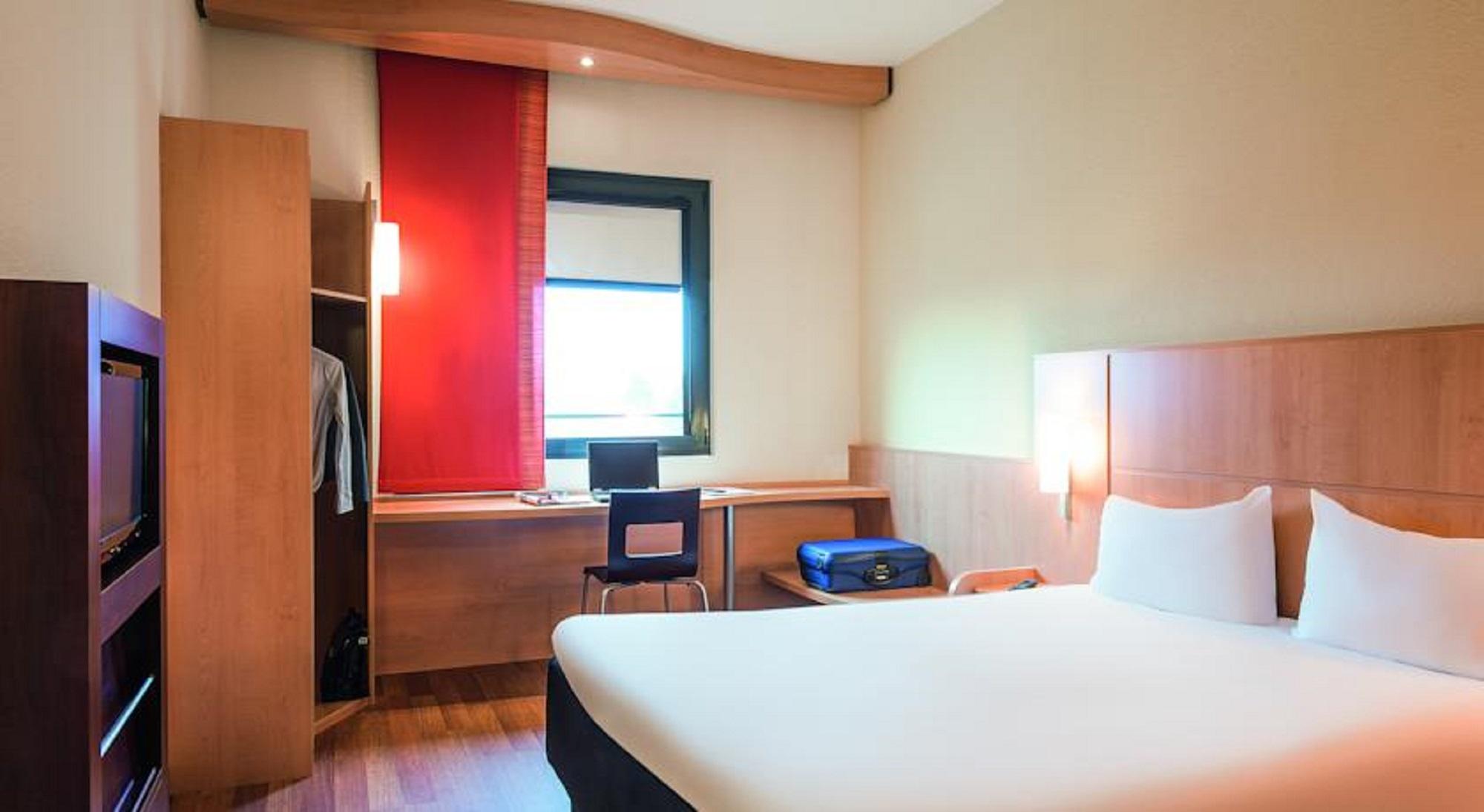 Hotel Ibis Milano Malpensa Cardano Al Campo Esterno foto