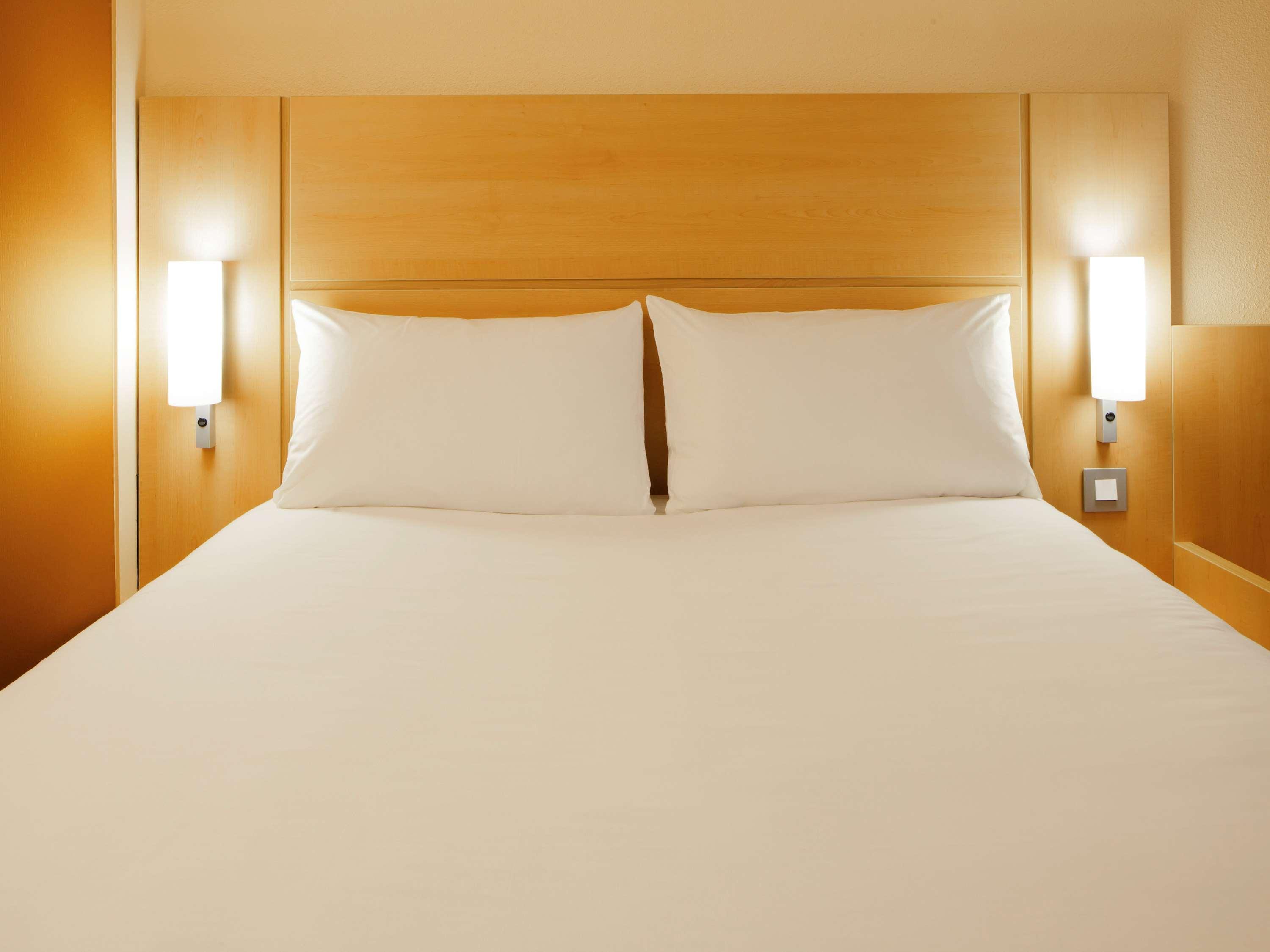 Hotel Ibis Milano Malpensa Cardano Al Campo Esterno foto