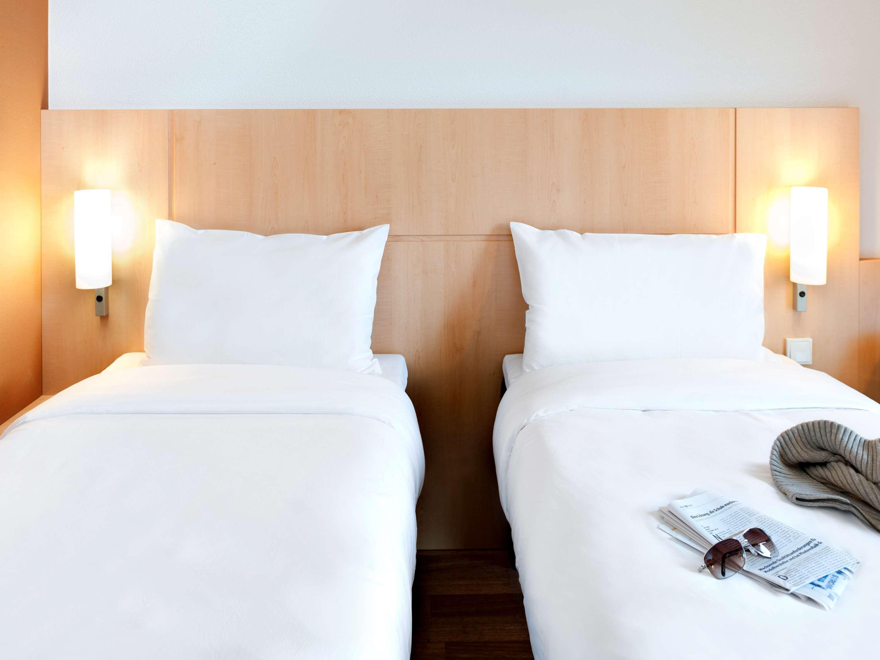 Hotel Ibis Milano Malpensa Cardano Al Campo Esterno foto
