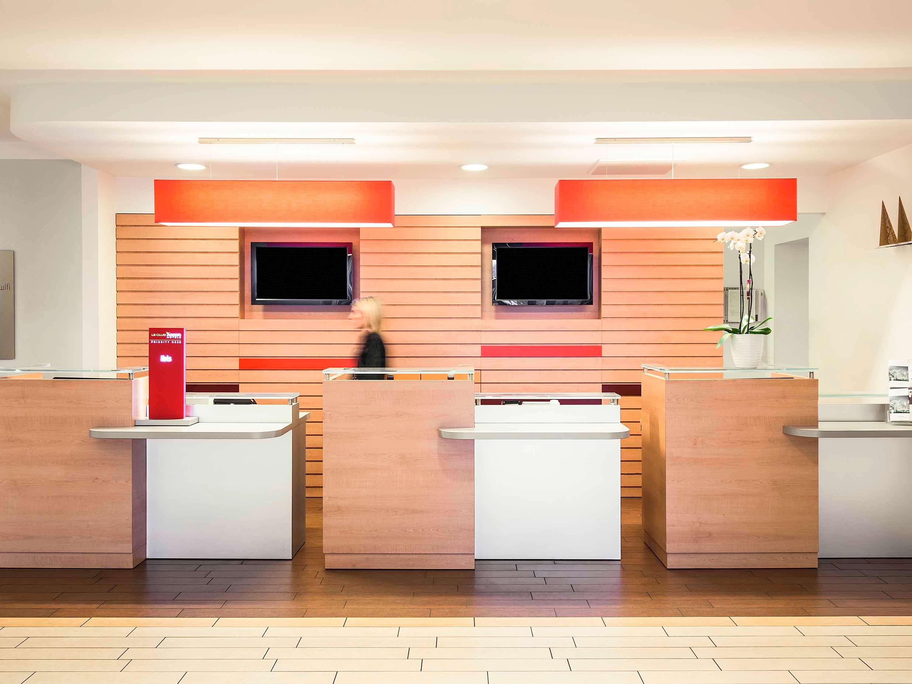 Hotel Ibis Milano Malpensa Cardano Al Campo Esterno foto