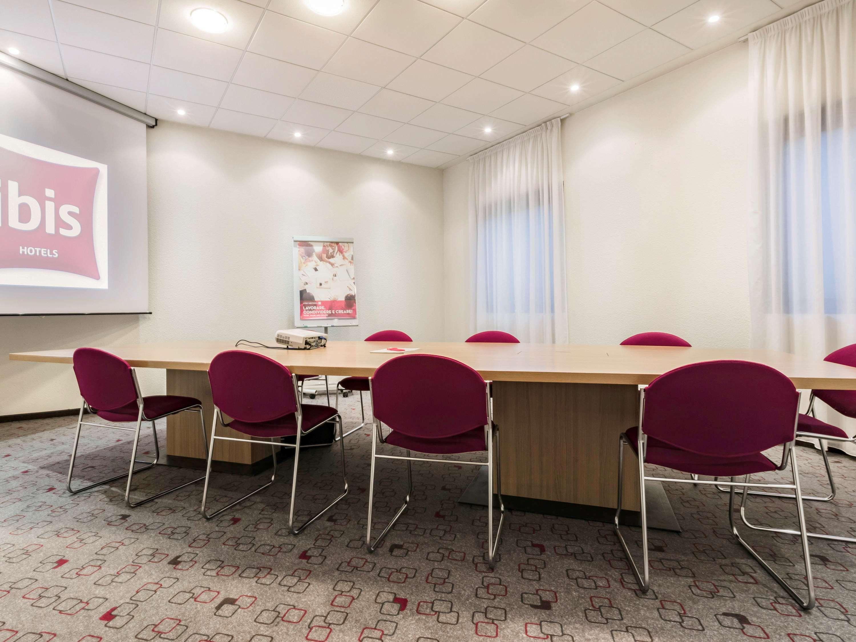 Hotel Ibis Milano Malpensa Cardano Al Campo Esterno foto