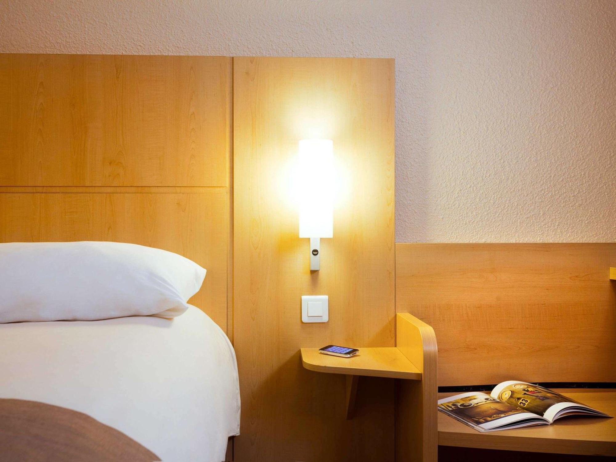 Hotel Ibis Milano Malpensa Cardano Al Campo Esterno foto