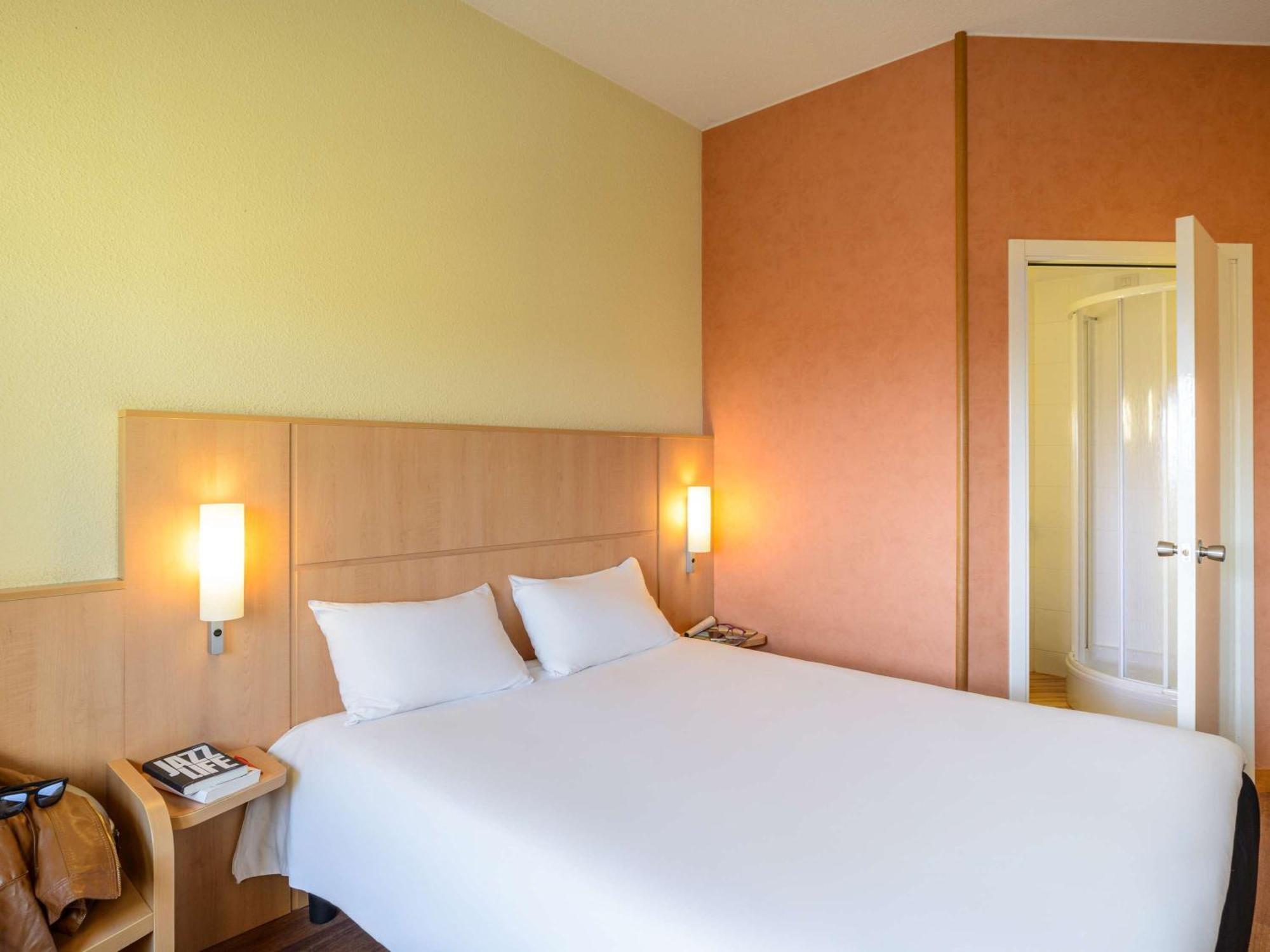 Hotel Ibis Milano Malpensa Cardano Al Campo Esterno foto