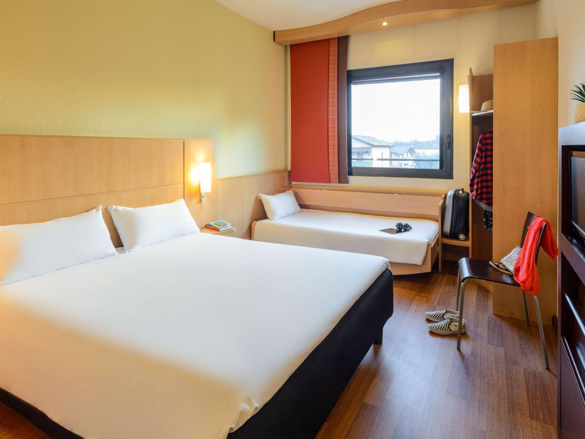 Hotel Ibis Milano Malpensa Cardano Al Campo Esterno foto