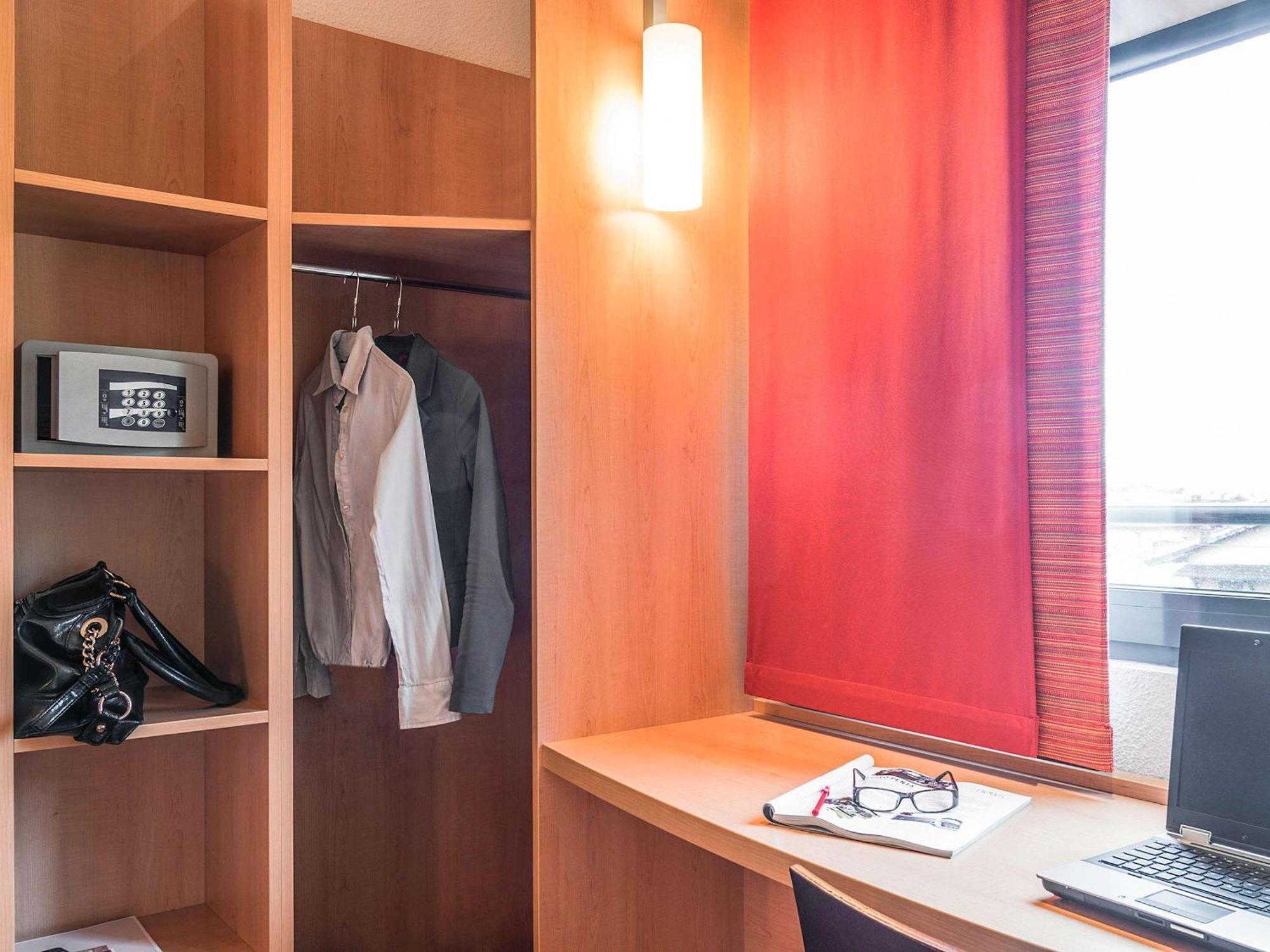Hotel Ibis Milano Malpensa Cardano Al Campo Esterno foto