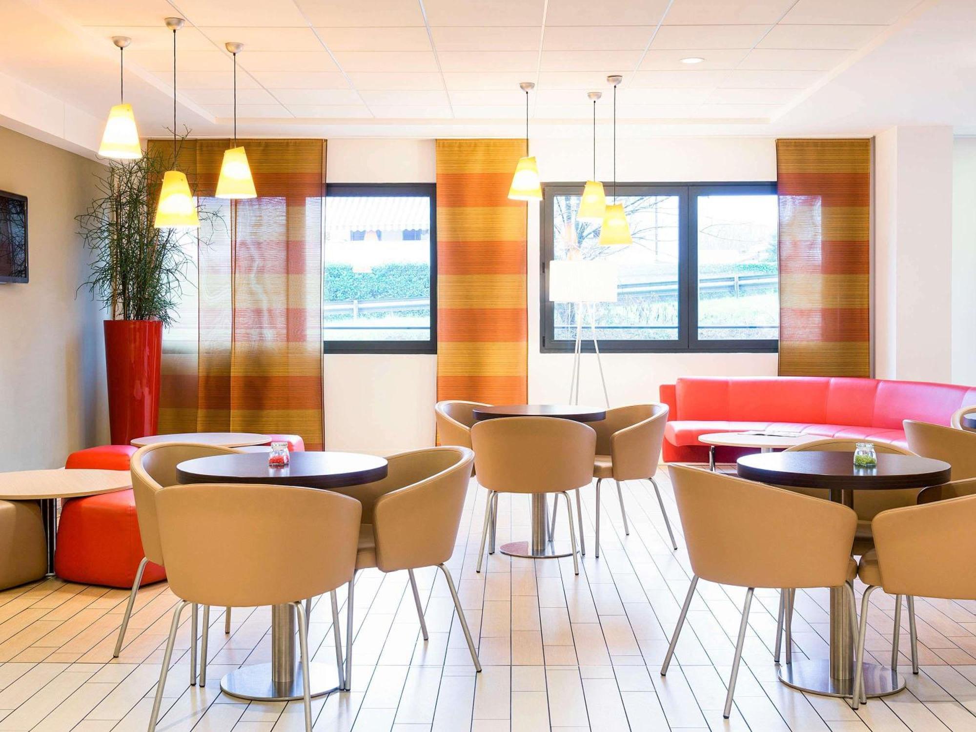 Hotel Ibis Milano Malpensa Cardano Al Campo Esterno foto