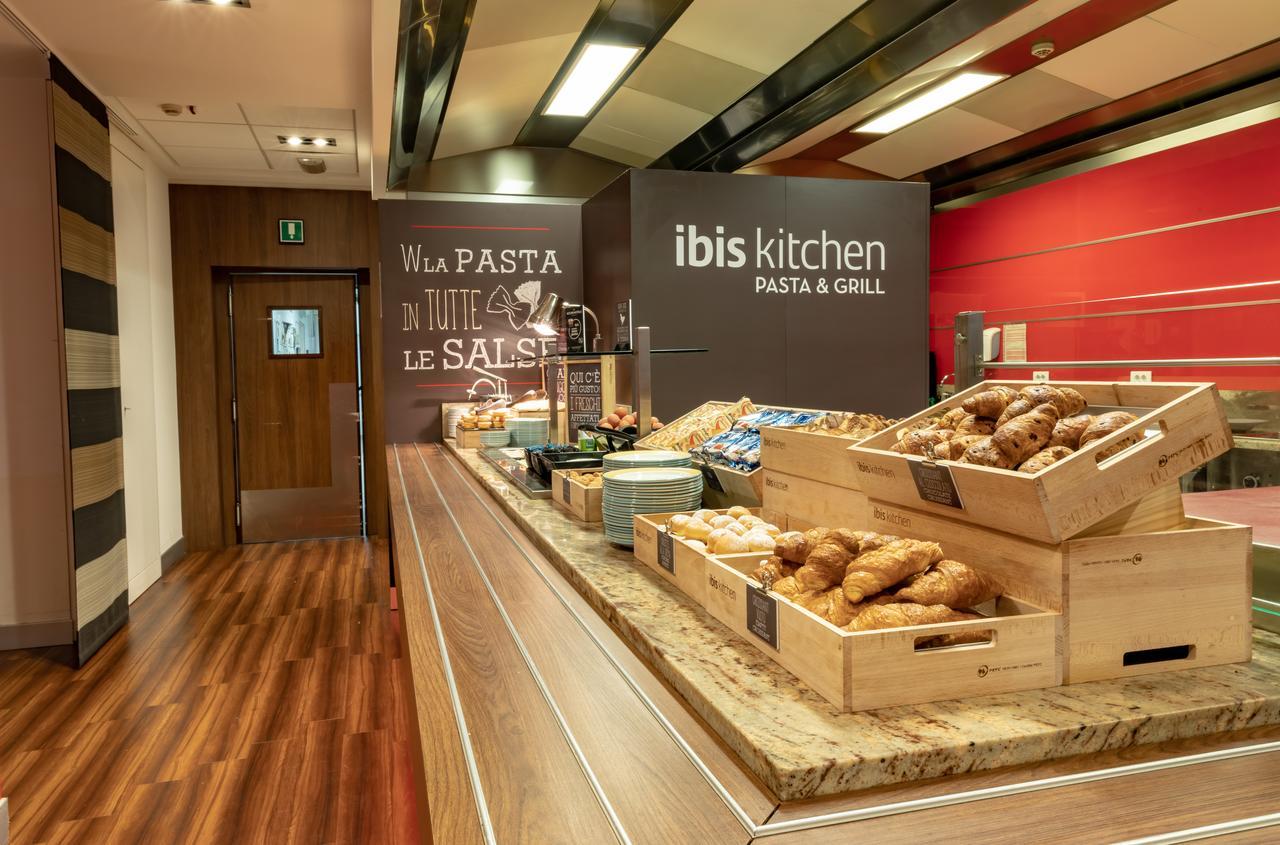 Hotel Ibis Milano Malpensa Cardano Al Campo Esterno foto