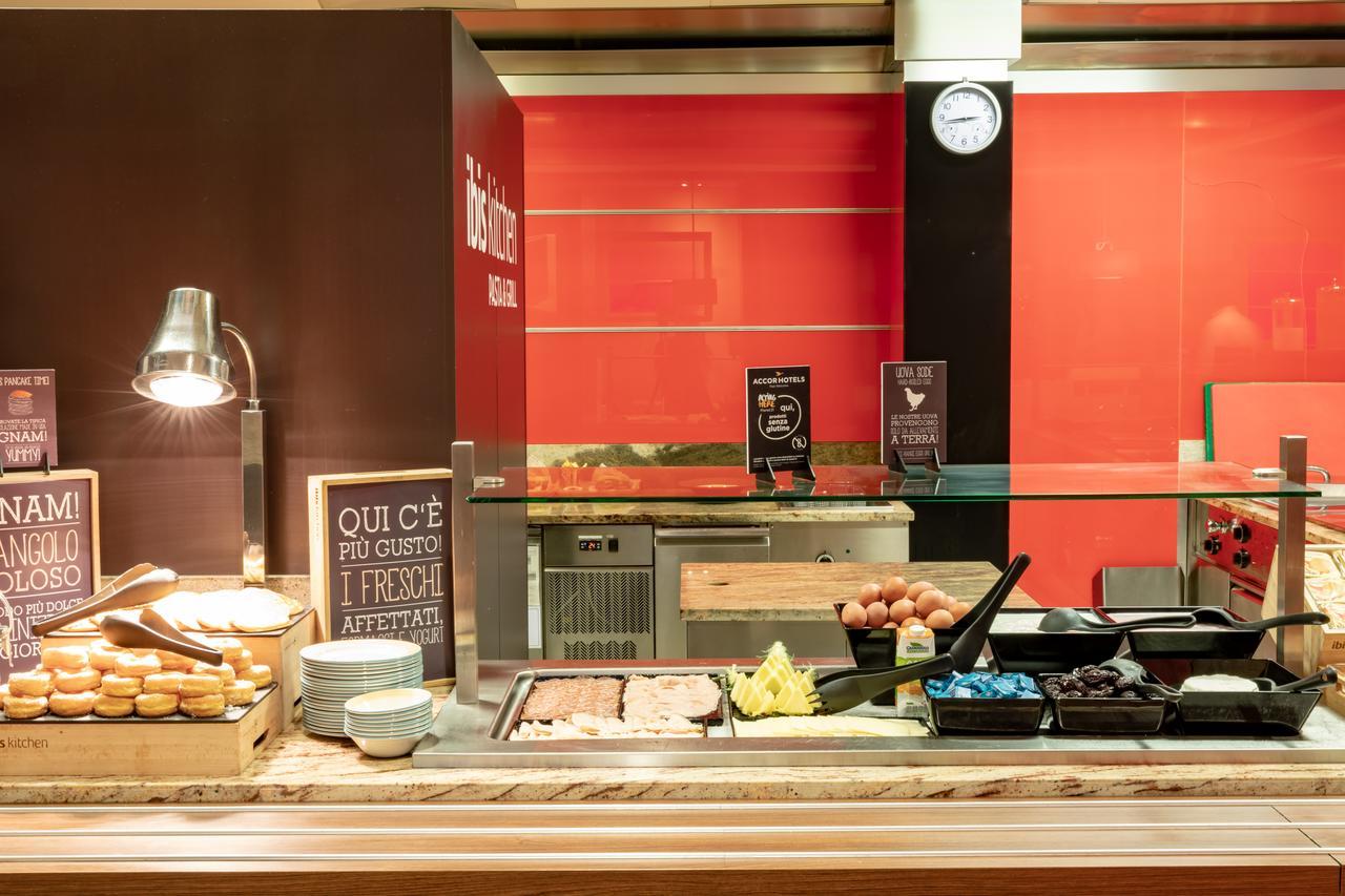 Hotel Ibis Milano Malpensa Cardano Al Campo Esterno foto